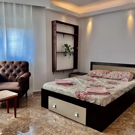 Mona's 4 * Bucharest
